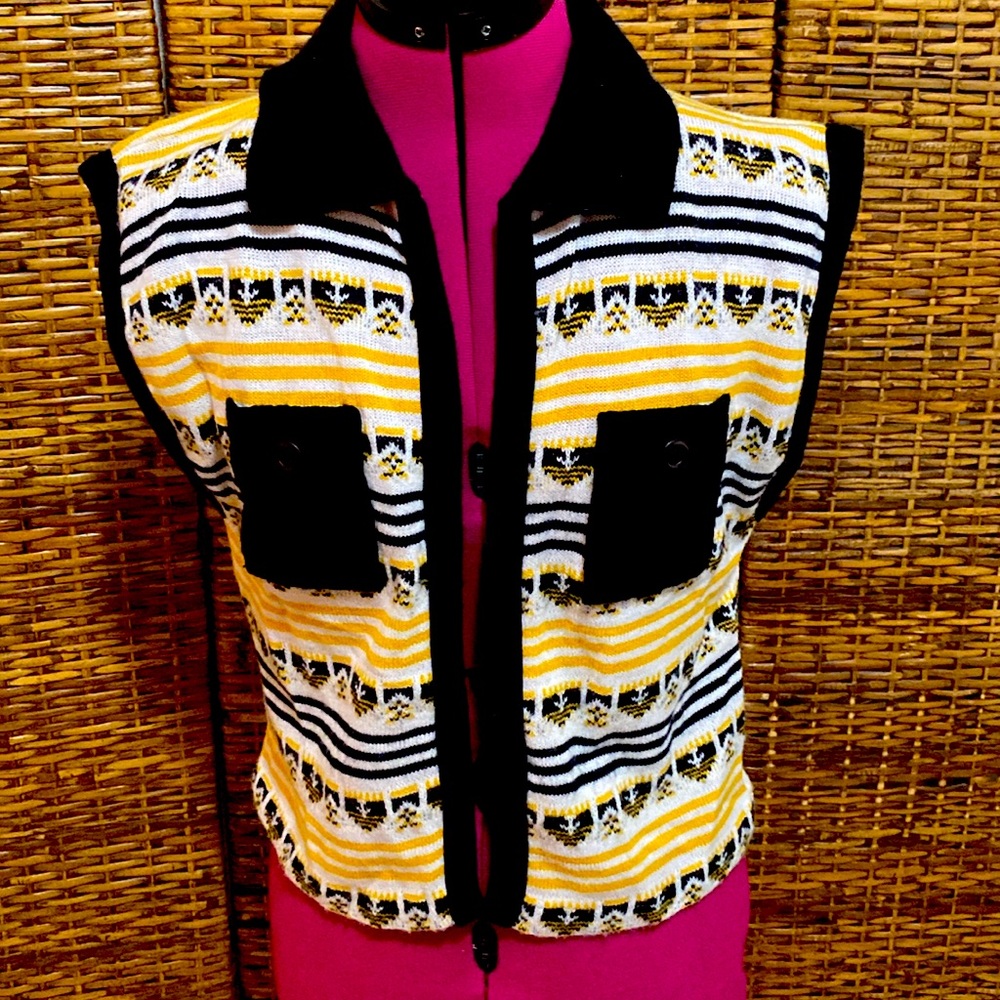Vintage Willow Ridge black, yellow white design knit open vest M